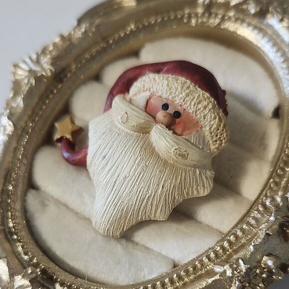 Santa Claus Holiday Brooch - Picture 2 of 6